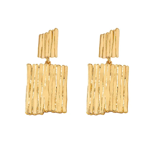 Boucles d’oreilles larges à motifs verticaux