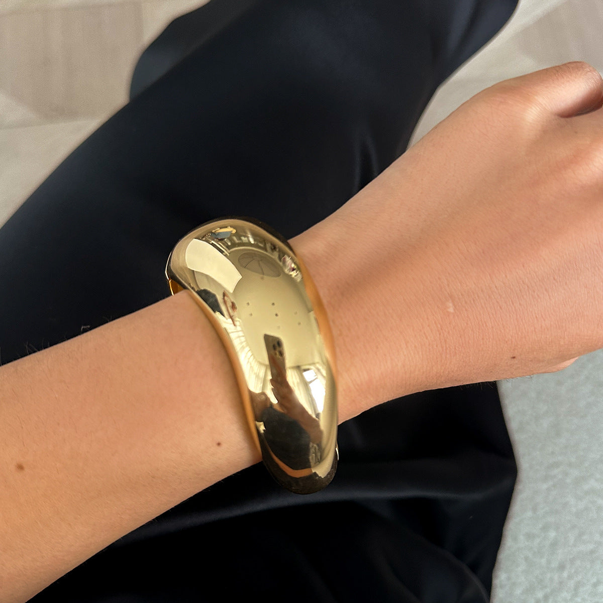 Bracelet métallique tendance à courbes irrégulières Style décontracté chic