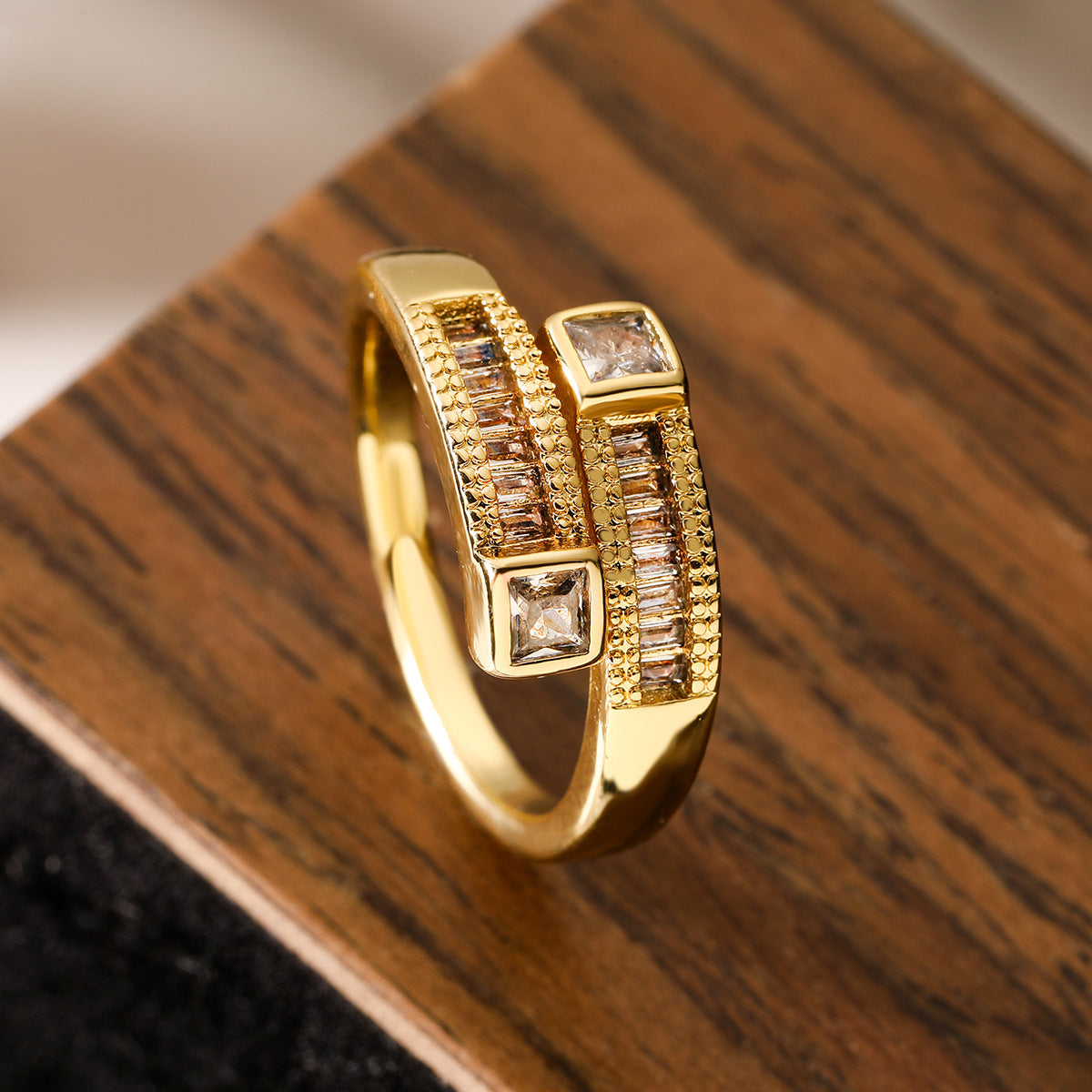 Bague de luxe Design géométrique ajustable