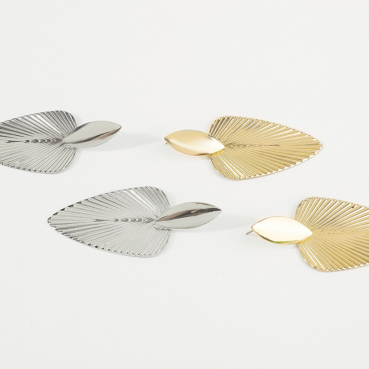 Boucles d’oreilles pendantes éventail métalliques