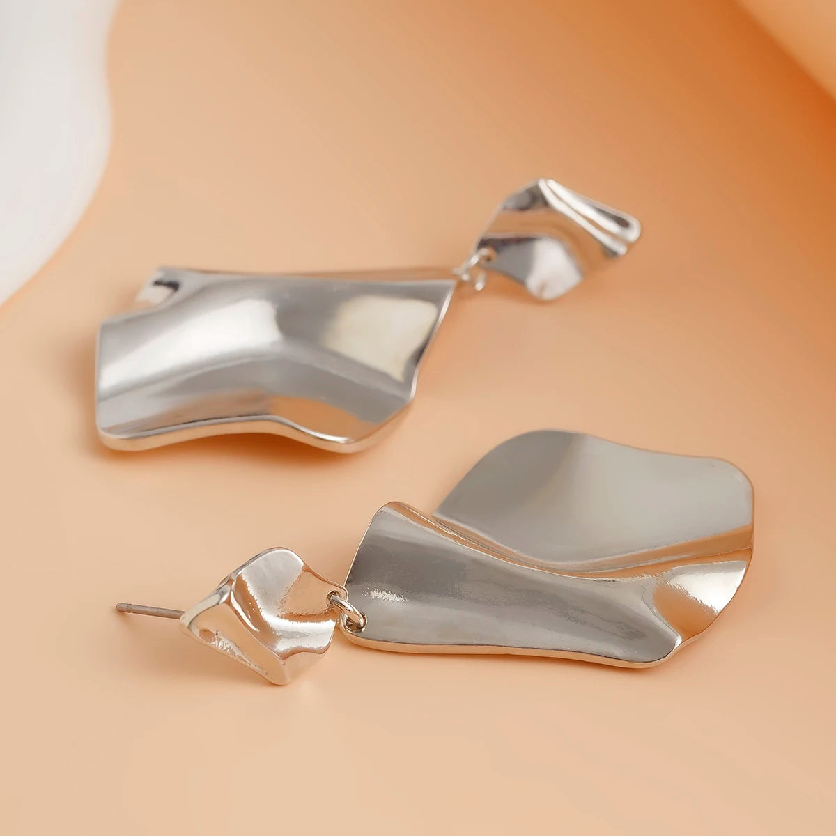 Boucles d’oreilles pendantes plissées vintage