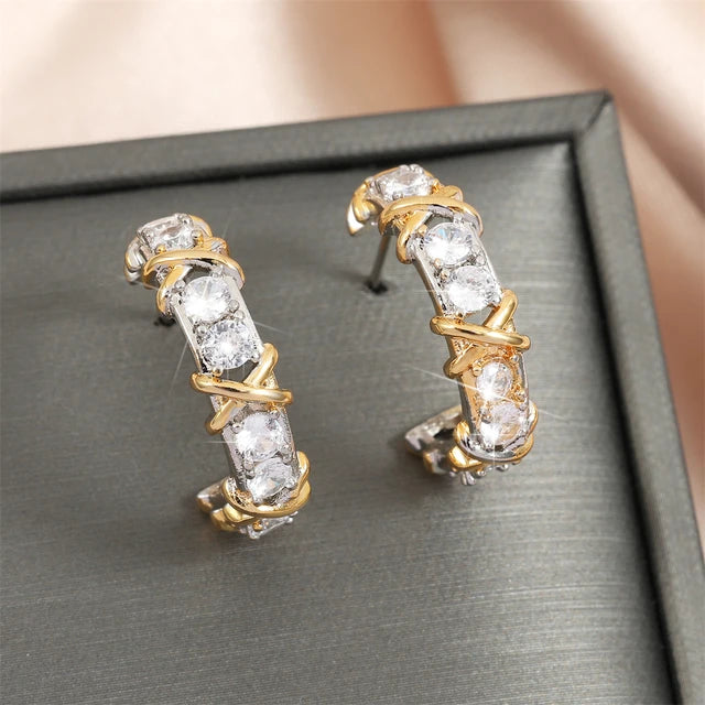 Créoles vintage design CC – Boucles d’oreilles croisées avec zircon