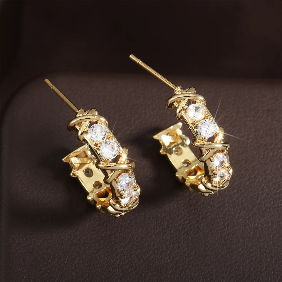 Créoles vintage design CC – Boucles d’oreilles croisées avec zircon